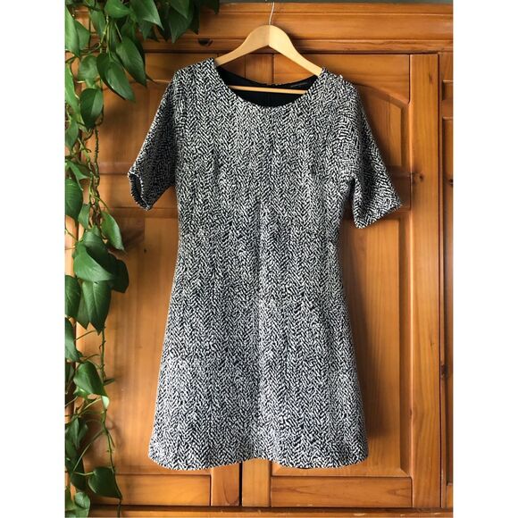 Banana Republic Short Sleeve A-Line Dress Herringbone Print Sz 10 - Picture 3 of 13